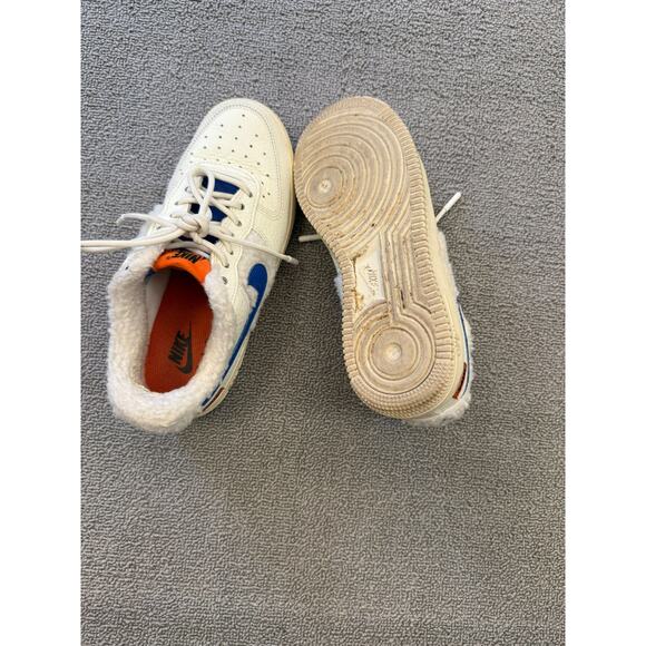 Nike Air Force 1 Women's Size 6 White Blue Sherpa Fleece Sneakers - Picture 8 of 14